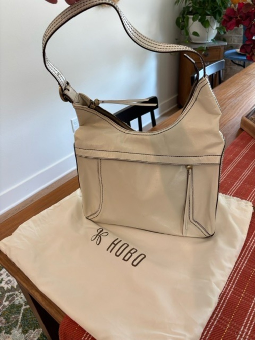 HOBO Cream Leather Hobo Shoulder Bag with Contrast Stitching